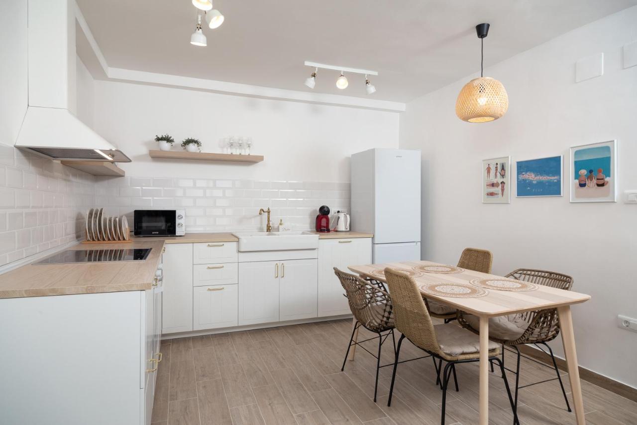 Sun And Sea Deluxe Apartments سبليت المظهر الخارجي الصورة